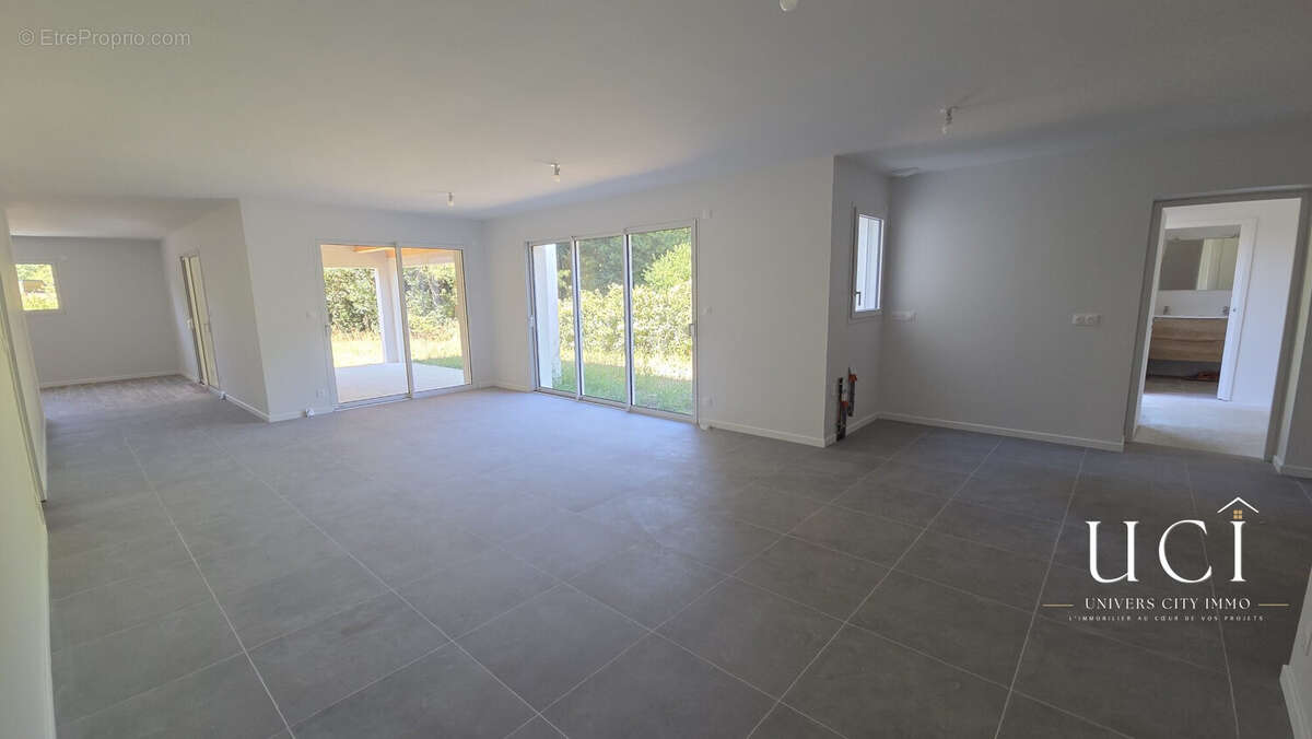 Maison 143 m² à Saint-Gervais  - photo 4