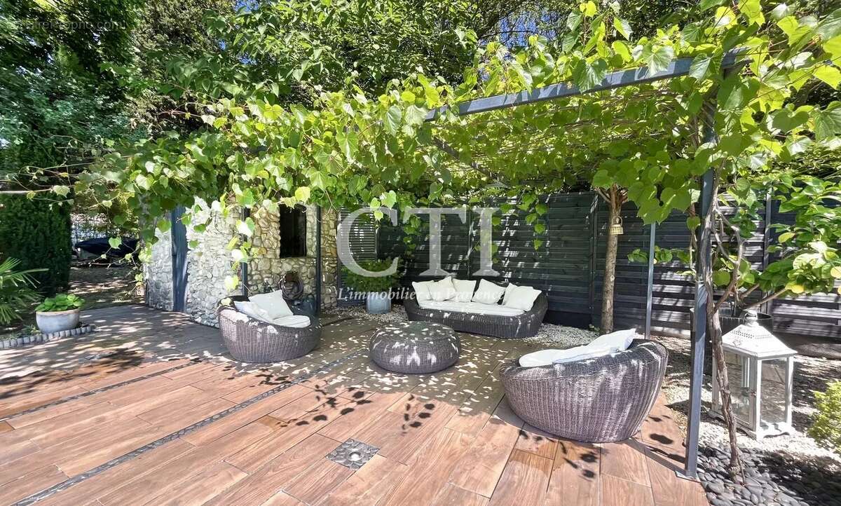 Maison à VAISON-LA-ROMAINE