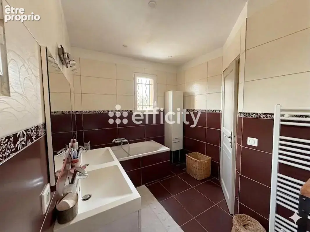 Maison 5 pièces 150 m² à vendre à Nans-Les-Pins (83860) - photo 12