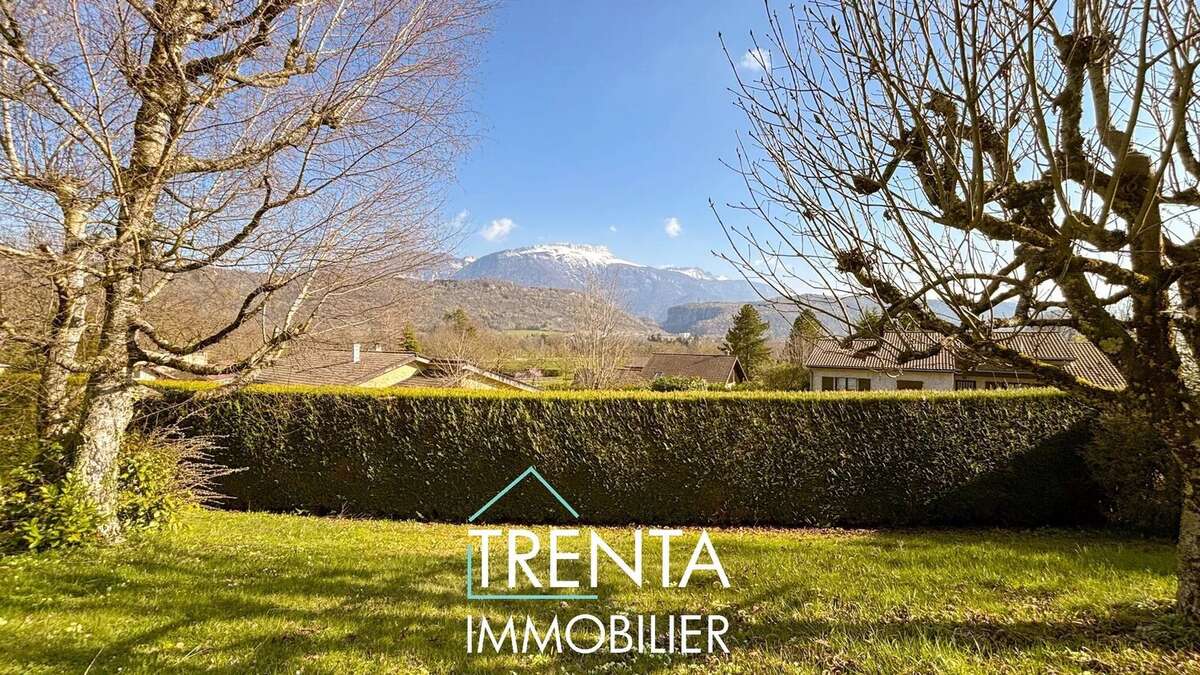 Maison à SAINT-ETIENNE-DE-CROSSEY