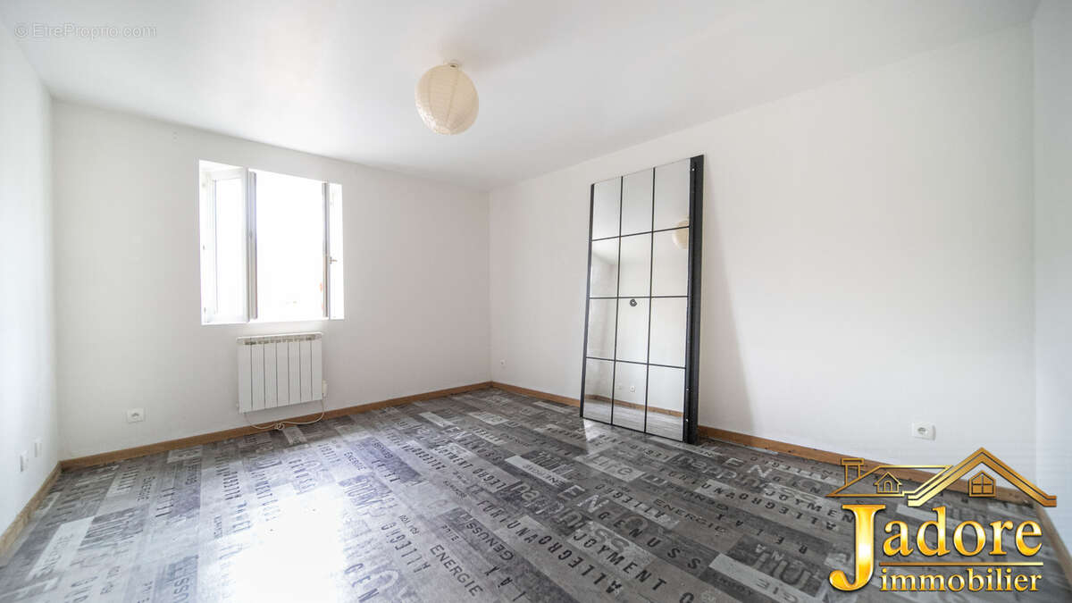 Appartement à SENONES
