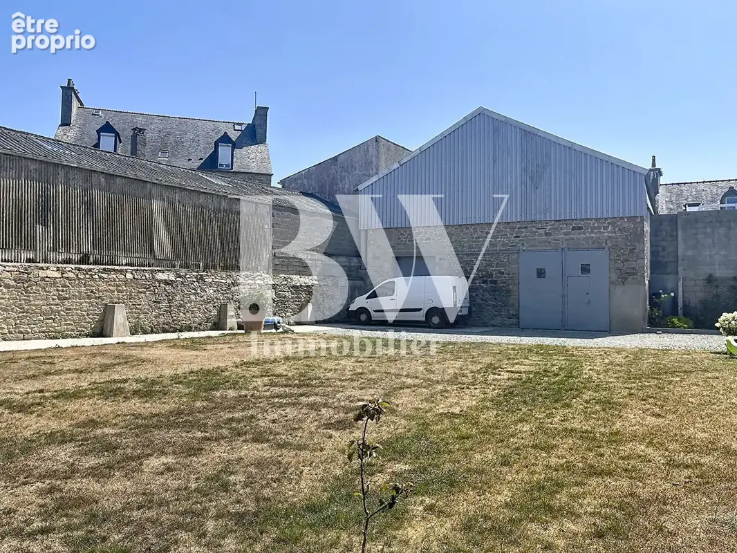Cléder - Ensemble immobilier de 706 m² avec fonds de commerce inclus  Centre-bourg, commune du littoral - REF : FM620 - photo 4