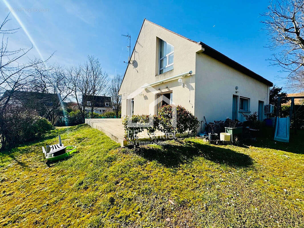 Maison à VERNEUIL-SUR-SEINE