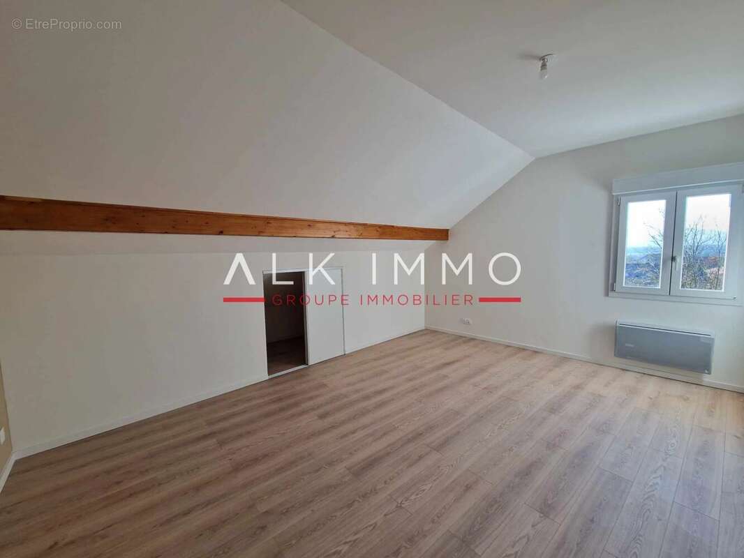 Appartement à CONTAMINE-SUR-ARVE