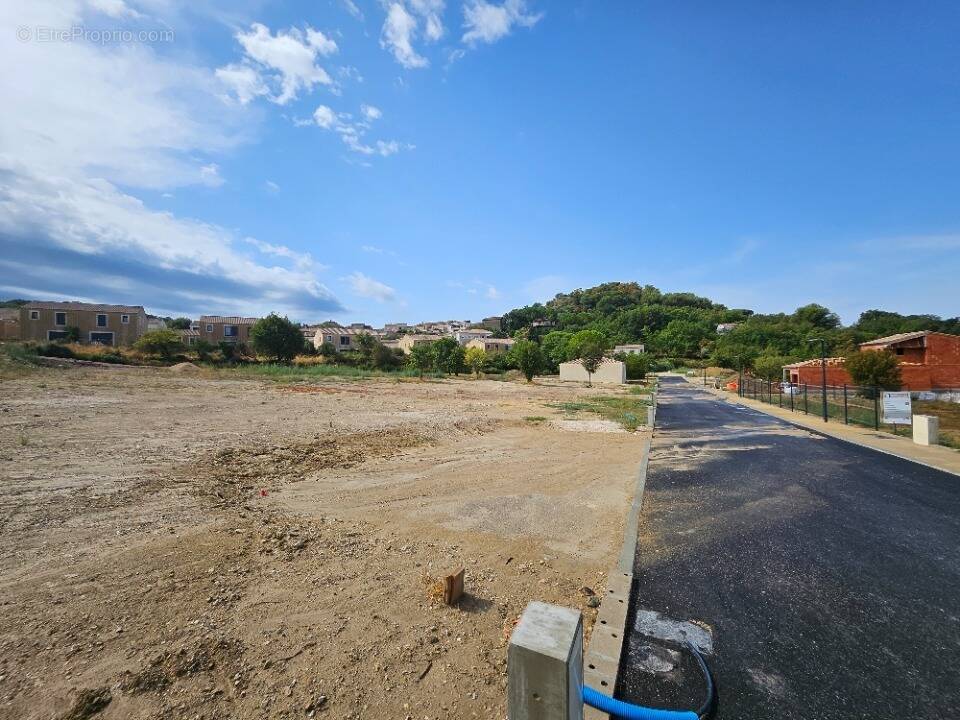 Terrain à ROGNES
