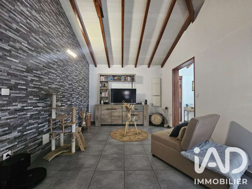 Maison 135 m² à Le Moule  - photo 4
