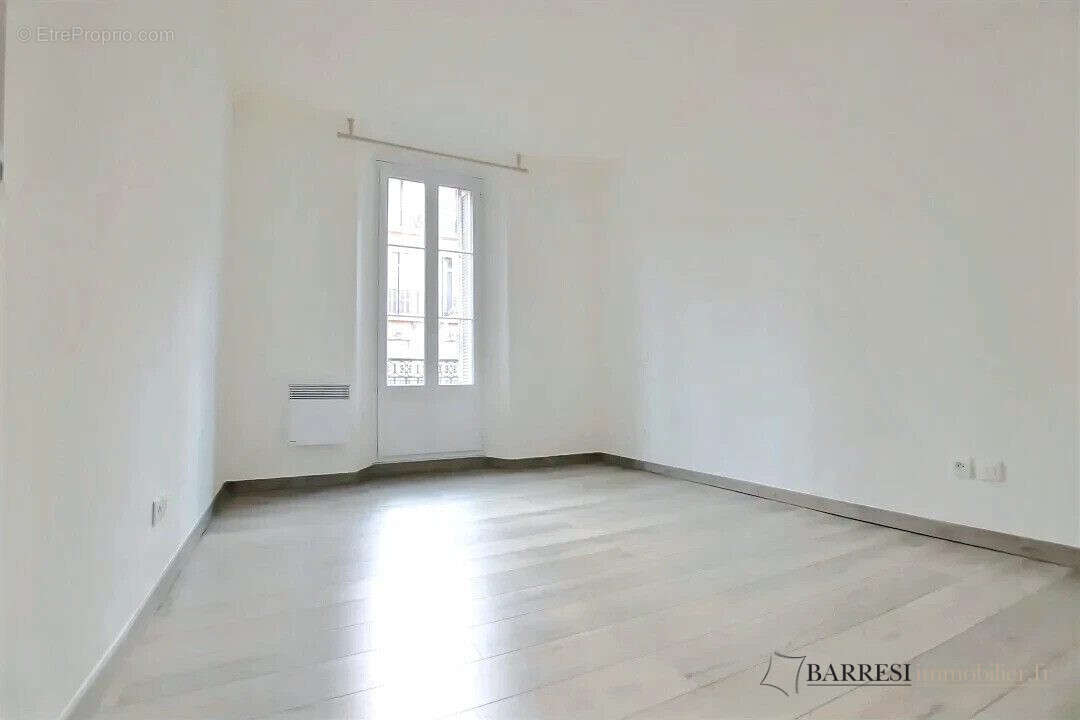 chambre 2 - Appartement à TOULON