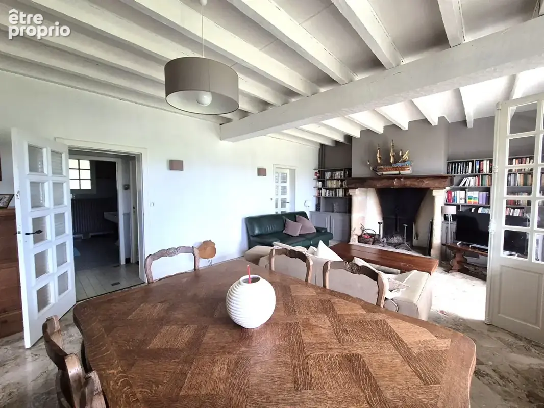 CORRÈZE. Proche d'ARGENTAT. Maison de campagne comprenant 4 chambres, une maison attenante à rénover, une dépendance et un terra - photo 9
