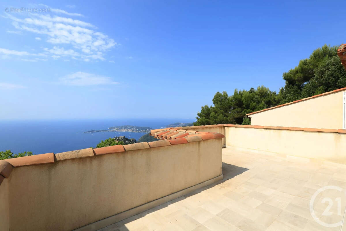 Maison à EZE