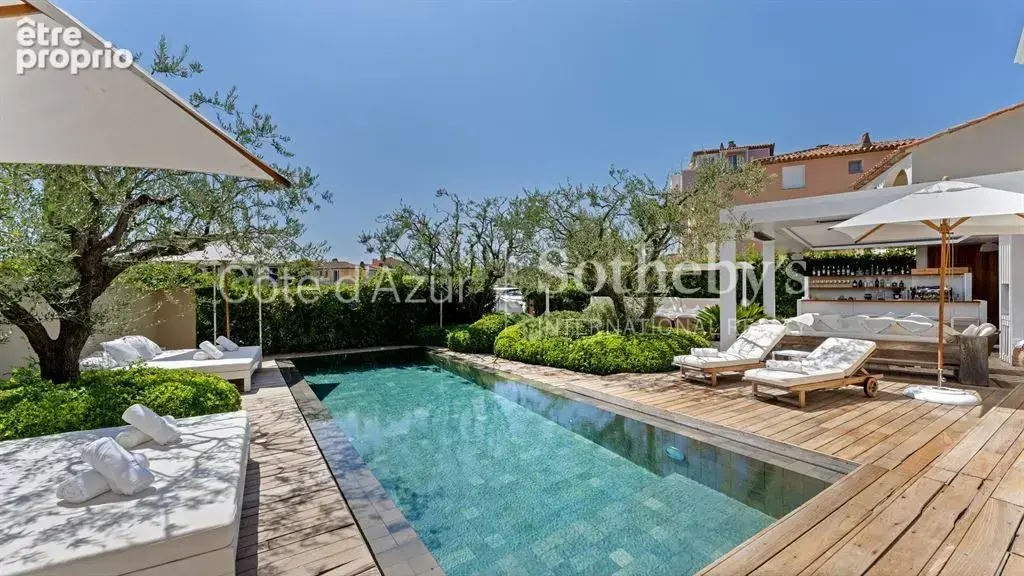 Port Grimaud, Maison de Maître de 538 m² avec piscine et deux amarrages privés de 24 mètres - photo 2