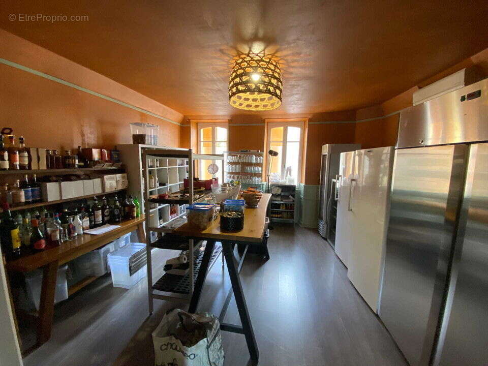 Commerce à CAZAUBON