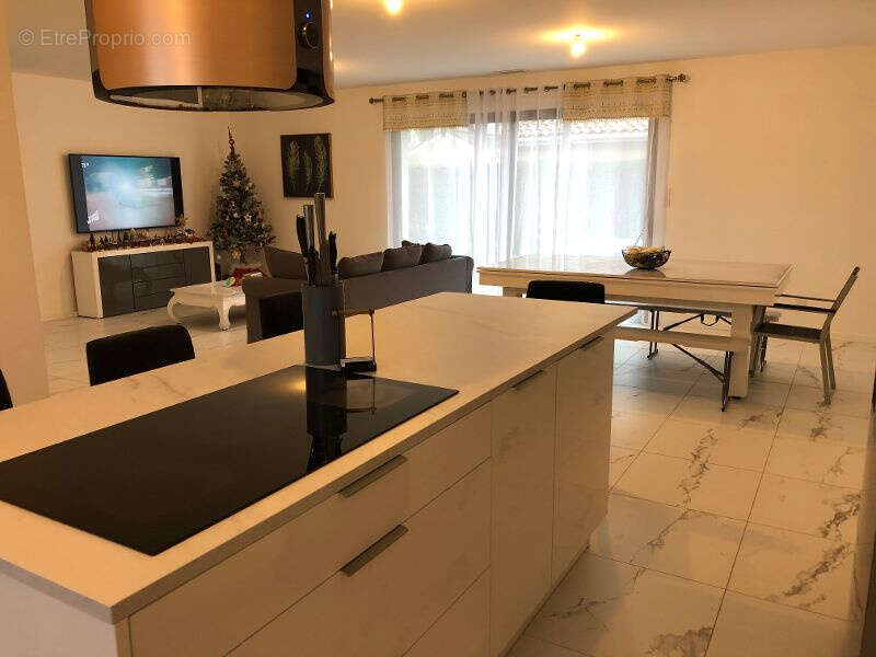 Maison à SAINT-ANDRE-DE-CUBZAC