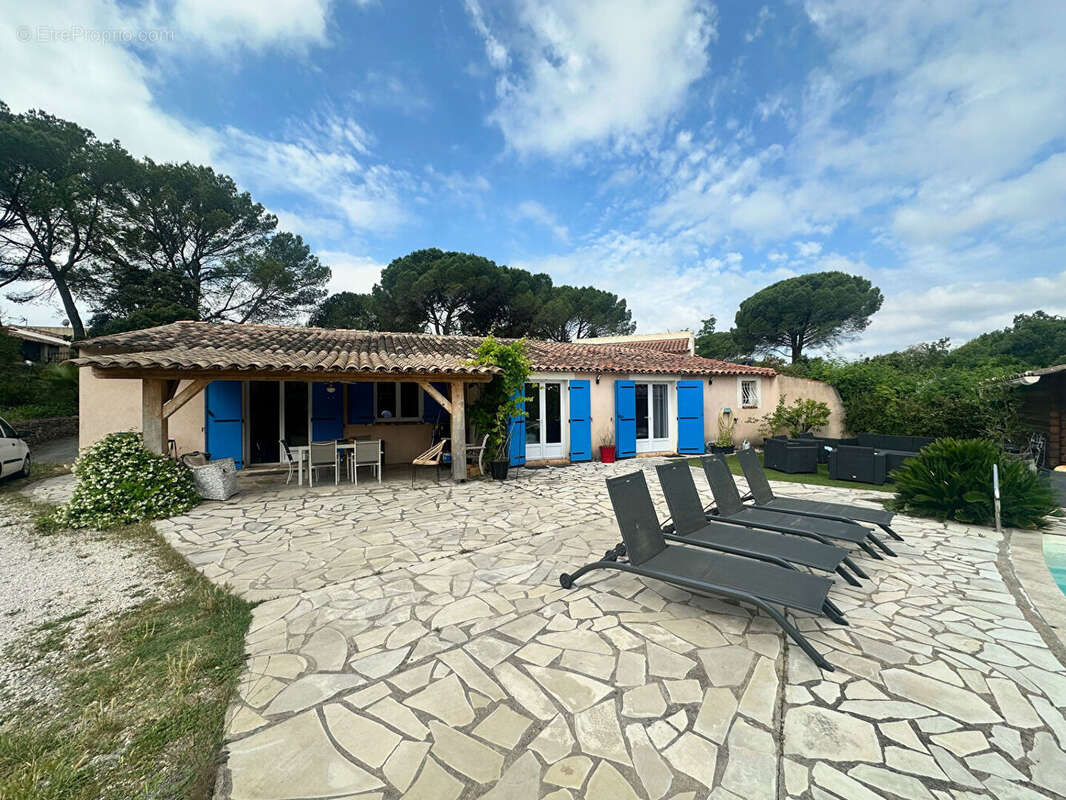 Maison à ROQUEBRUNE-SUR-ARGENS
