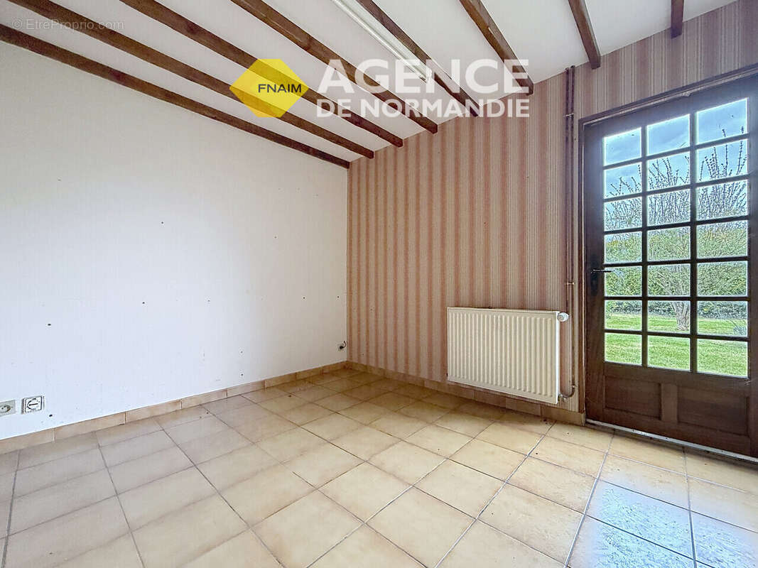 Maison à MONTREUIL-L'ARGILLE