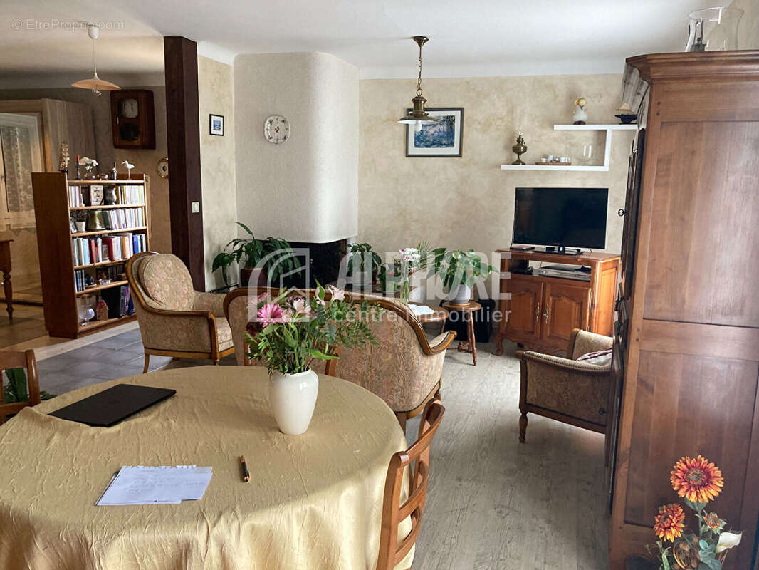 Savenay centre ville plain pied 4 chambres jardin garage - photo 6
