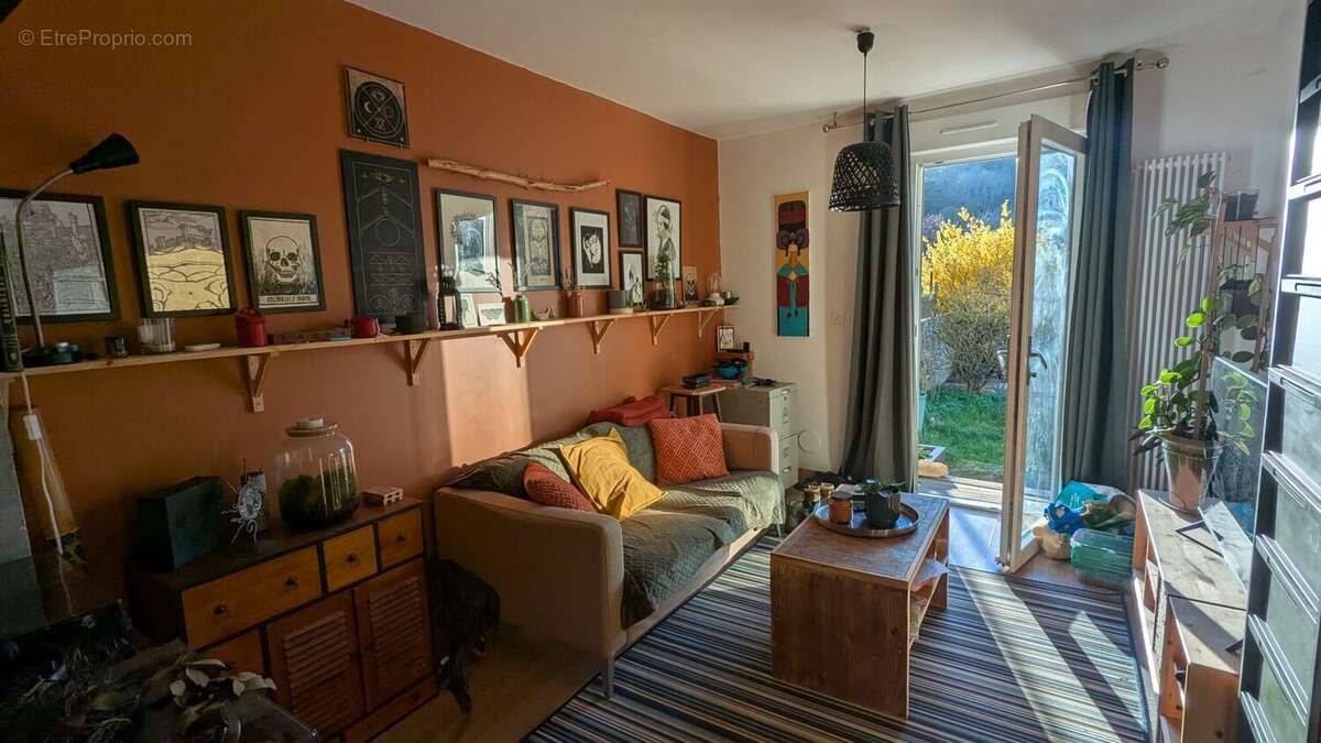 Appartement à CHENOVE