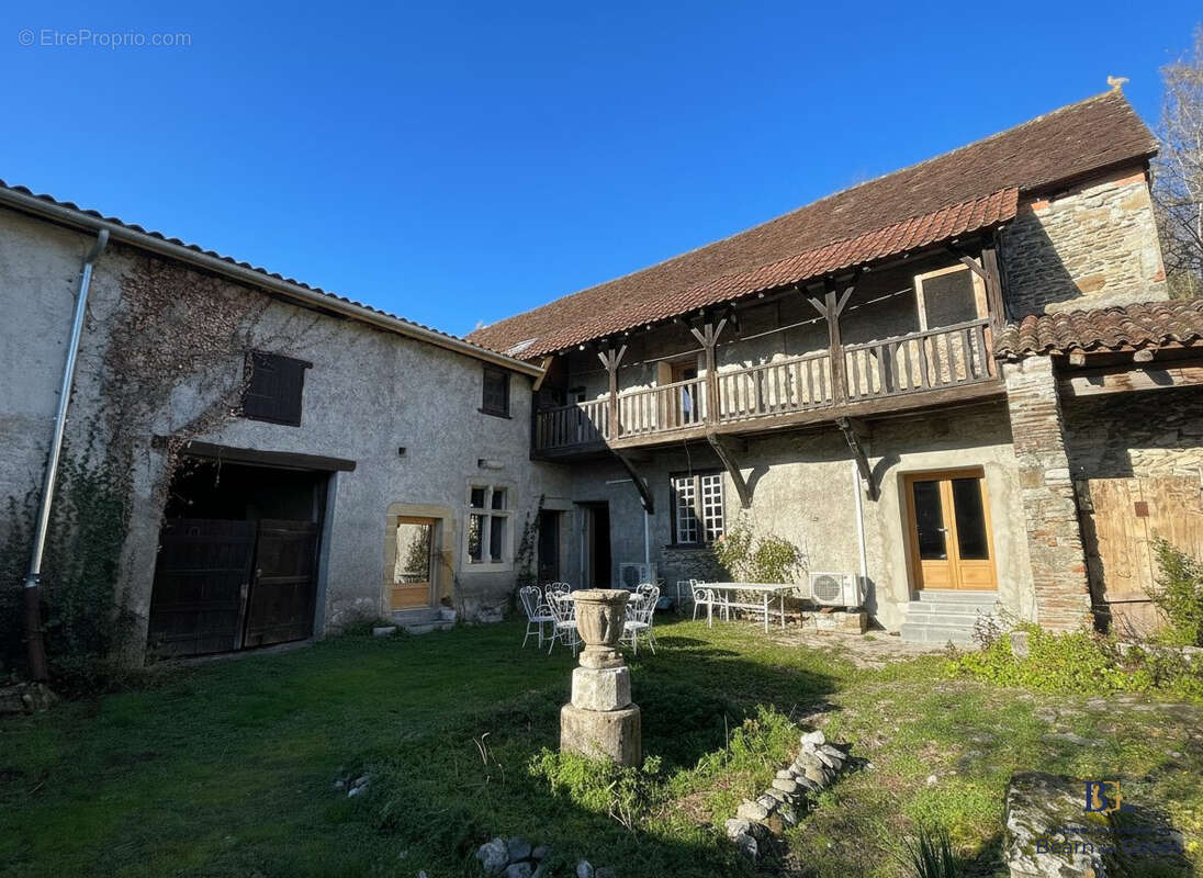 Maison à SAUVETERRE-DE-BEARN