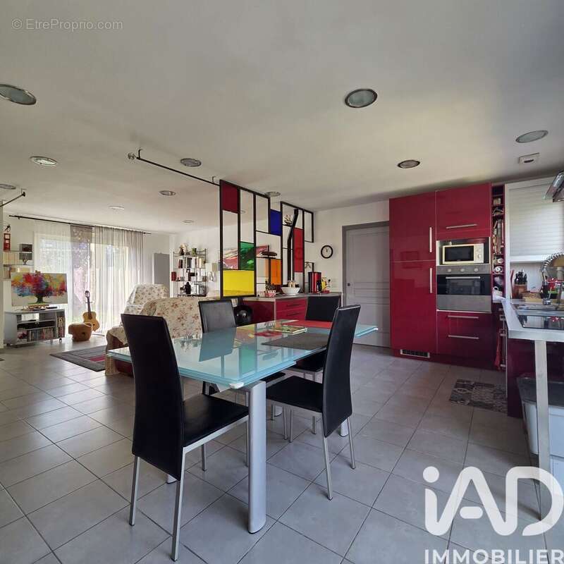 Maison 138 m² à Joue-Les-Tours  - photo 2
