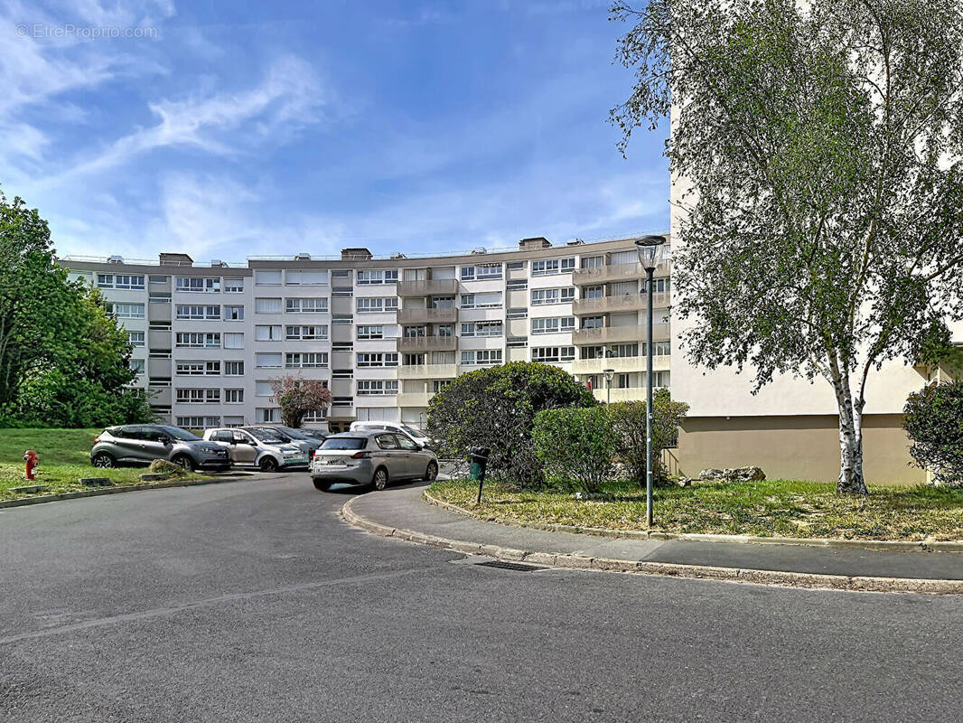 Appartement à SAINT-MICHEL-SUR-ORGE