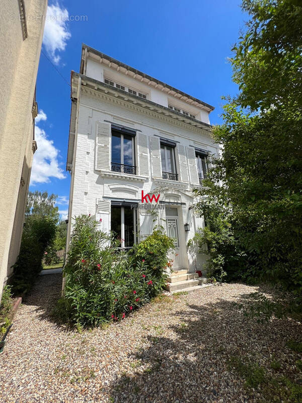 Maison à SARCELLES