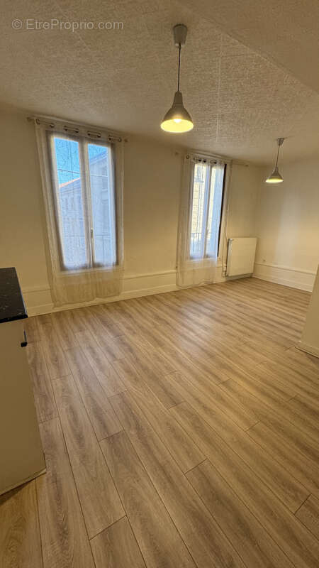 Appartement à SAINT-JUST-SAINT-RAMBERT