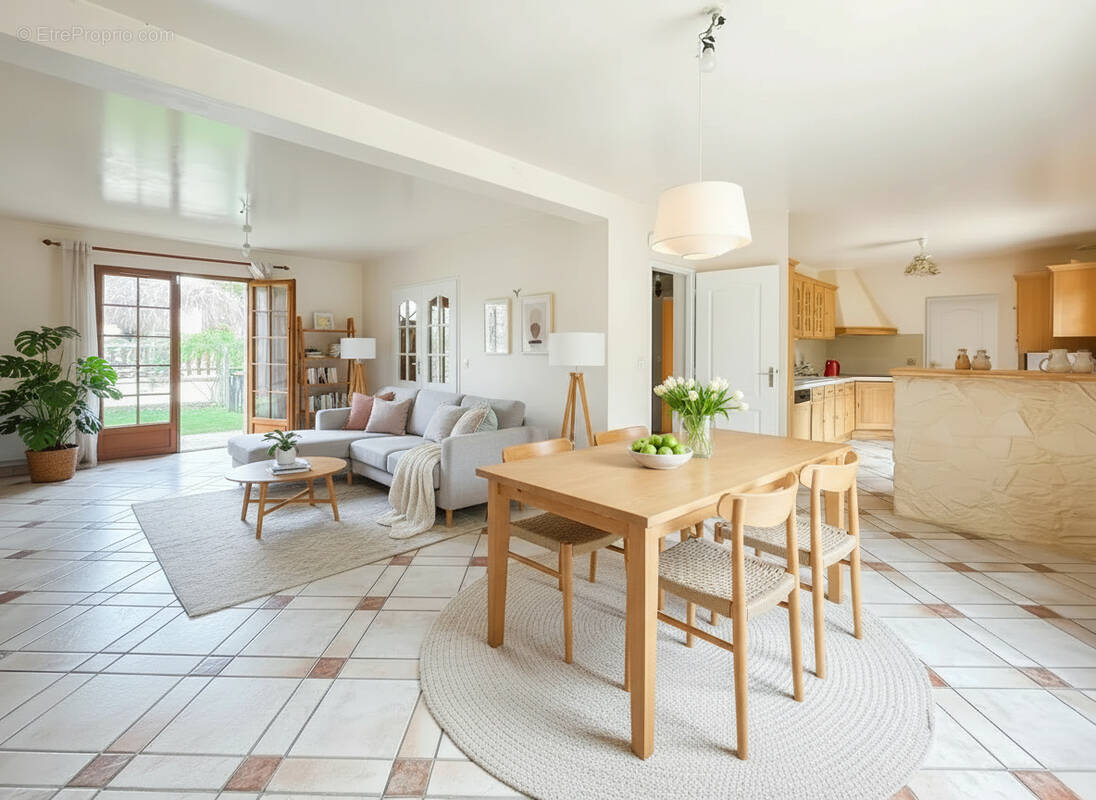 Maison à VERRIERES-LE-BUISSON