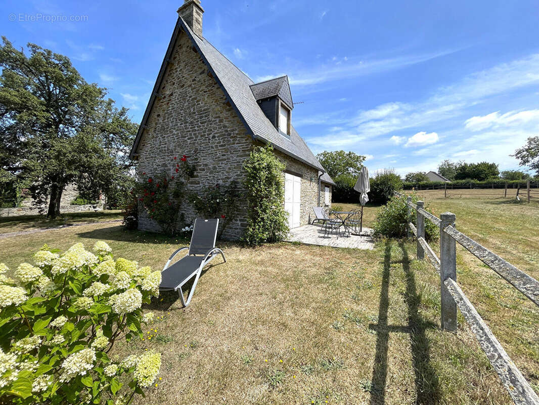 Belle demeure de caractère de 163 m² avec dépendances et gite indépendant sur un terrain de 5787m² - photo 4