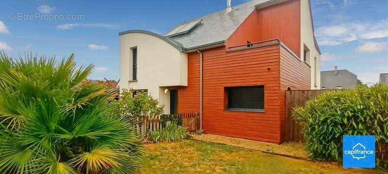 Maison à L'HUISSERIE