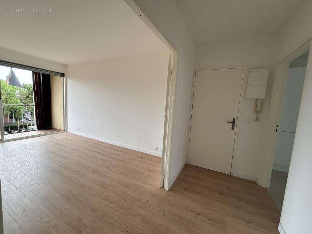 F5 de 92 m2 + 2 balcons au 4ème étage, avec un ascenseur neuf - photo 13