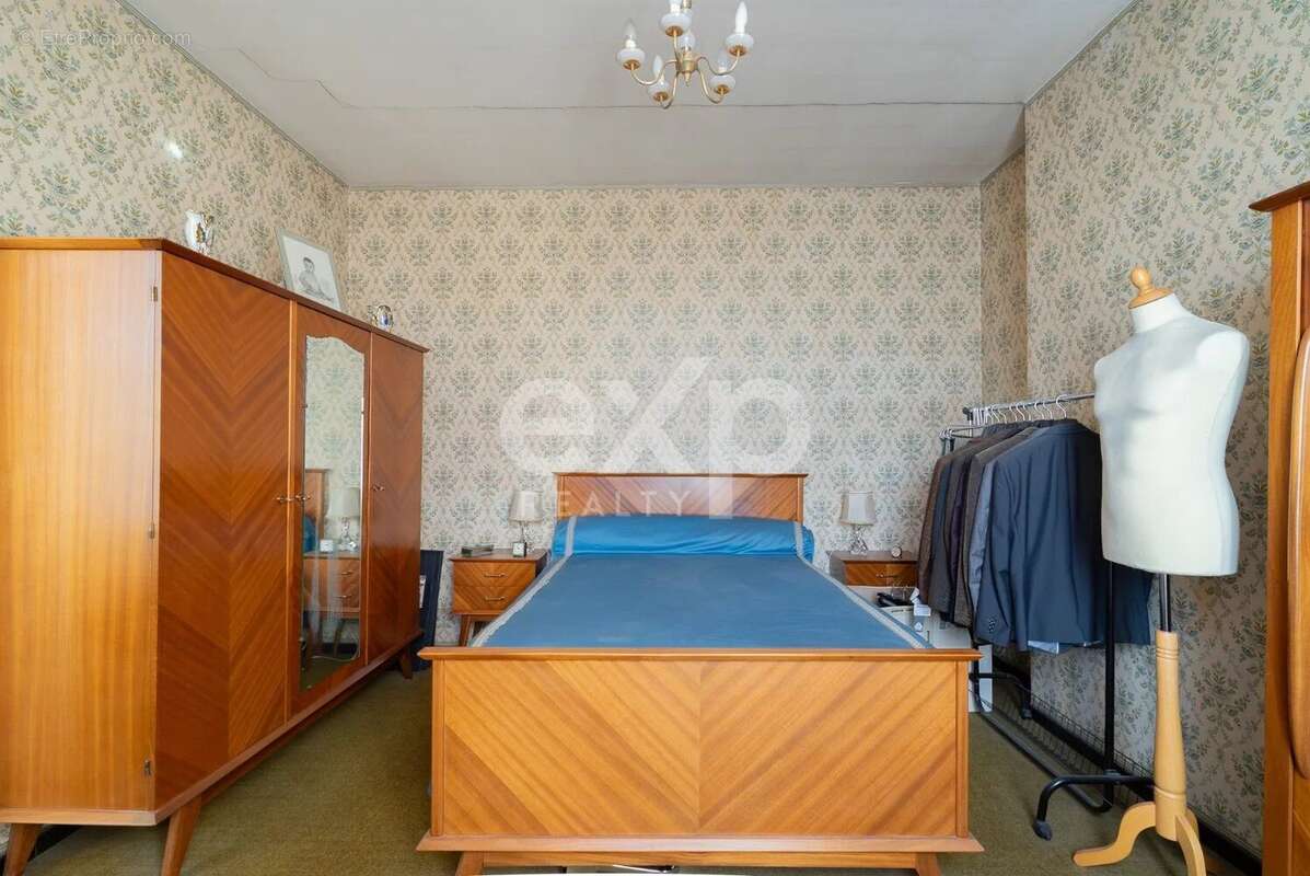Appartement à SALLES