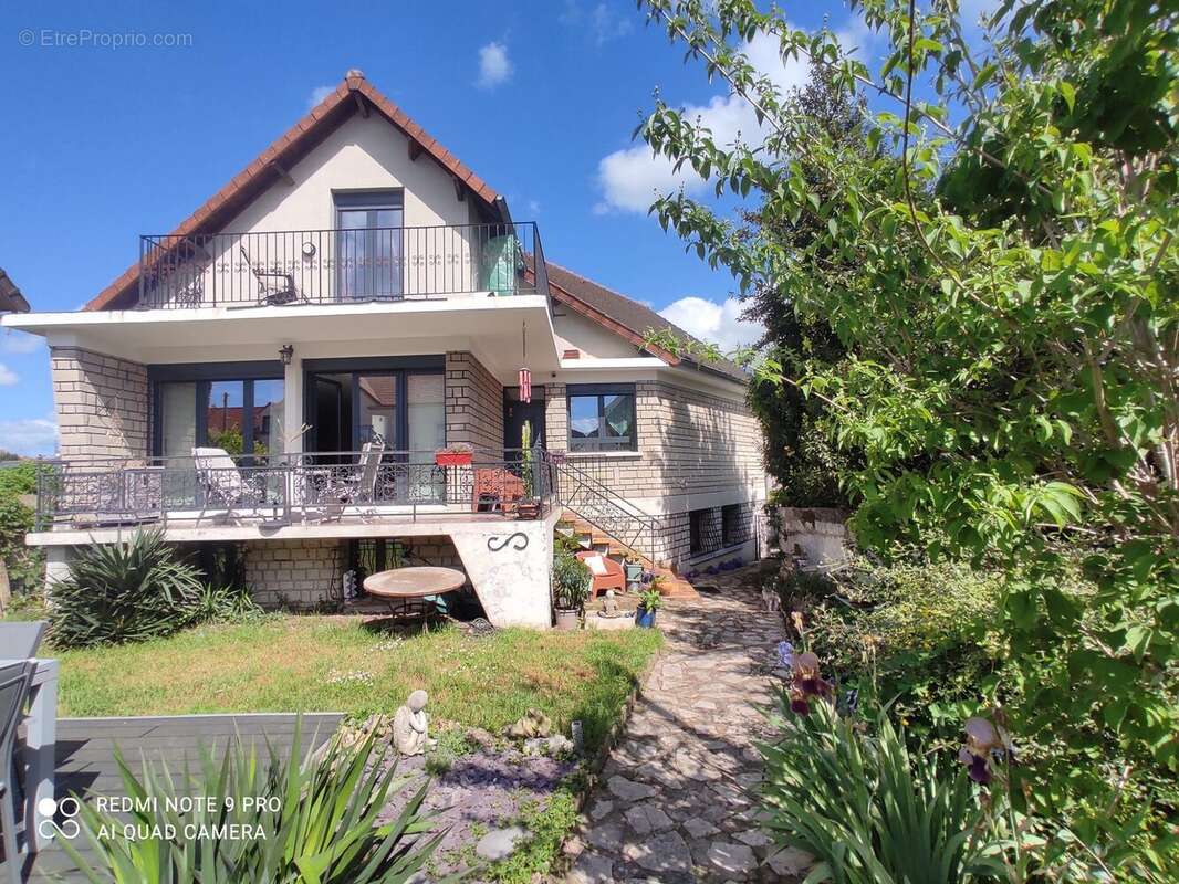 Maison à VIGNEUX-SUR-SEINE