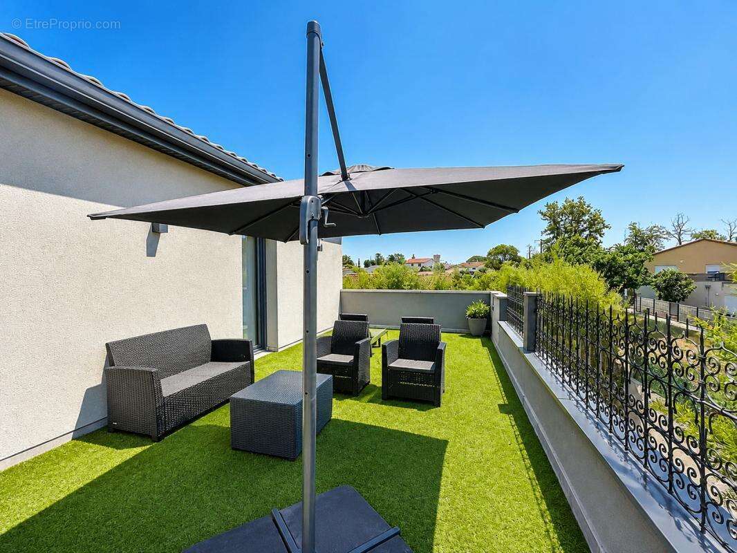 Pins-Justaret - Superbe maison T6 contemporaine avec jardin - photo 17