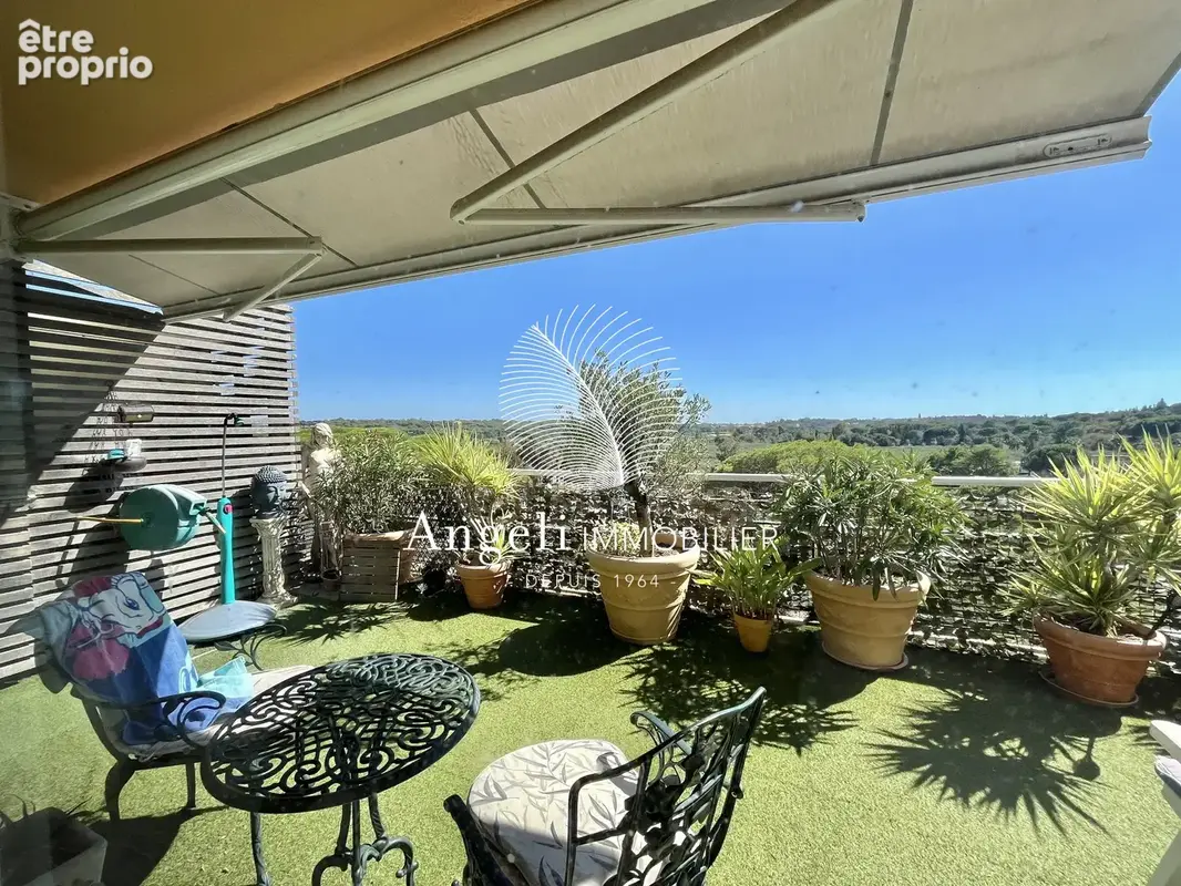 Appartement en dernier étage - FREJUS - photo 9