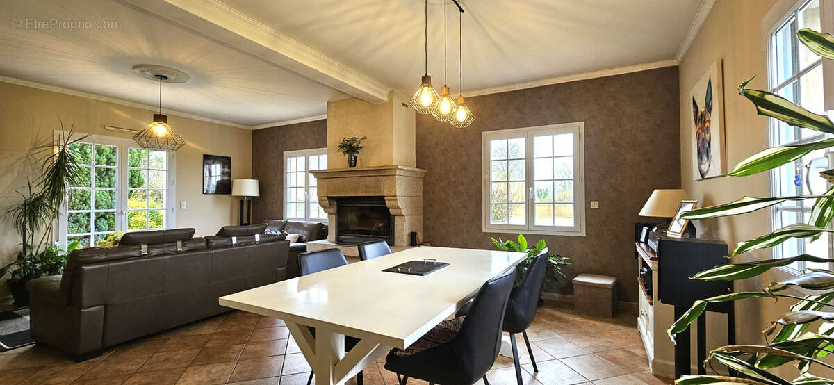 Maison à SAINTE-MARGUERITE-D'ELLE