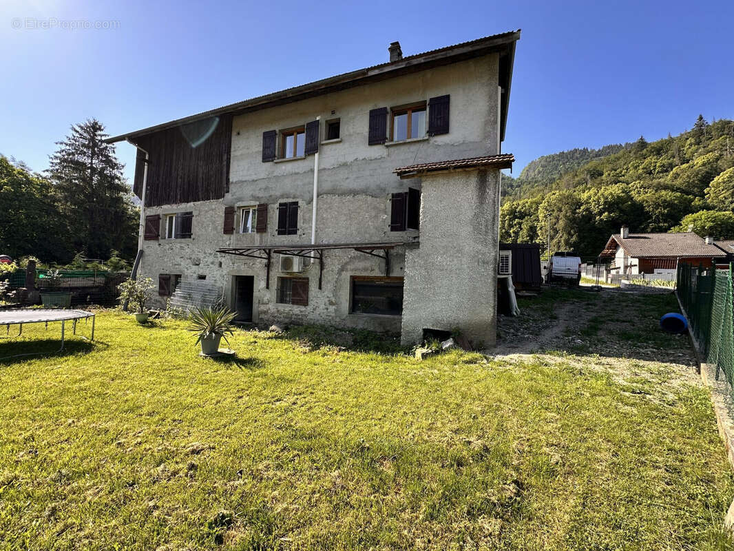 Maison à VOUGY