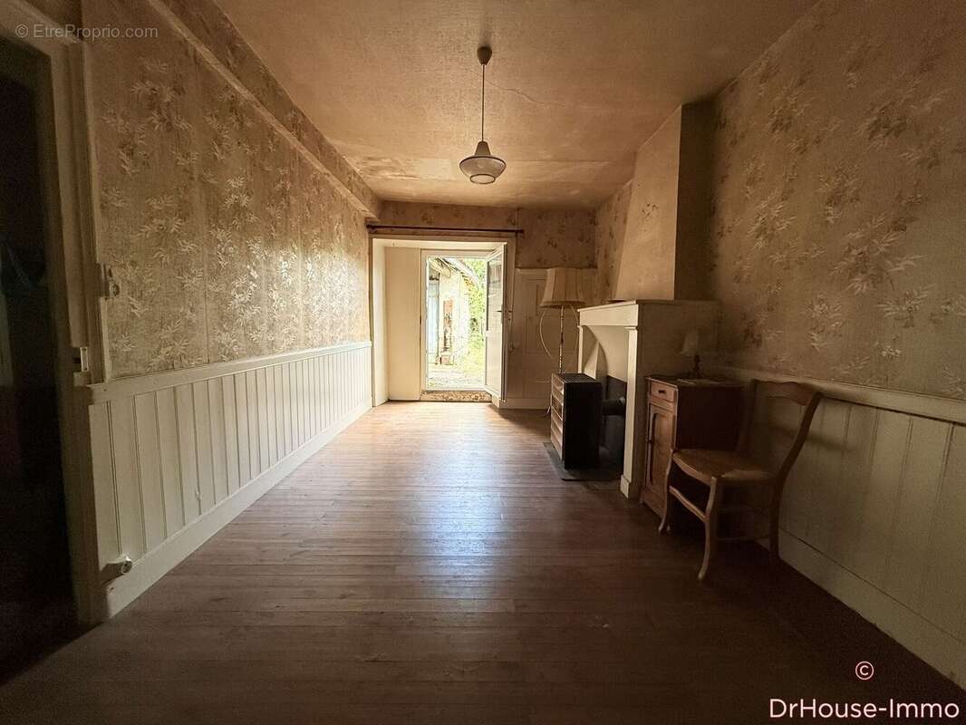 Maison 105 m² à Saint-Claud  - photo 16