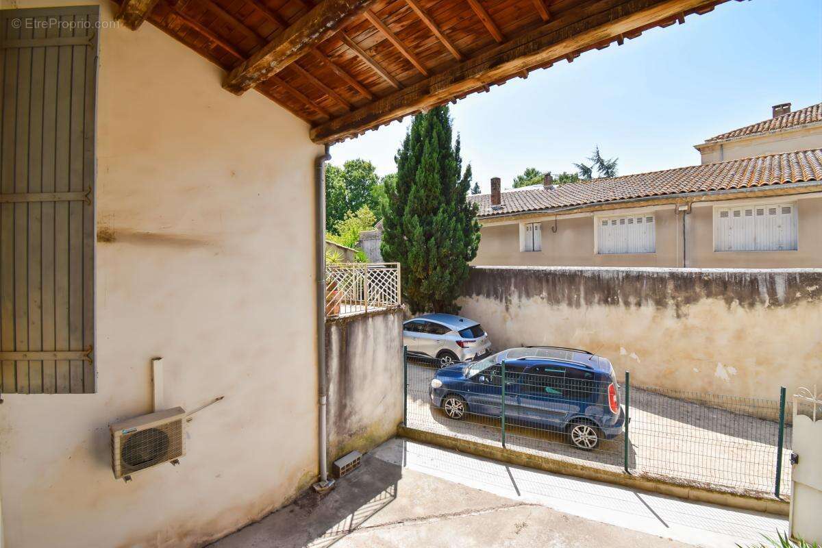 Maison à REMOULINS