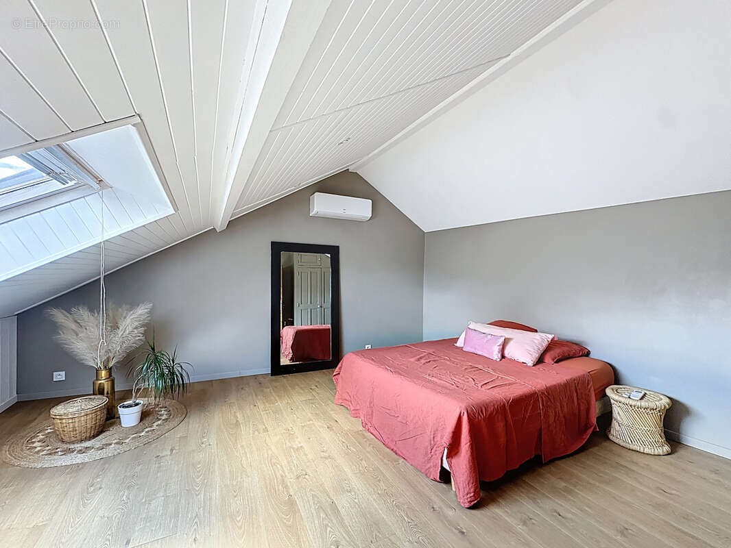 Maison à LA TOUR-DU-PIN