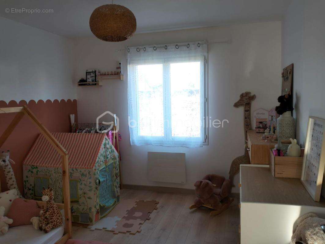 Maison à MONTREUIL-EN-TOURAINE