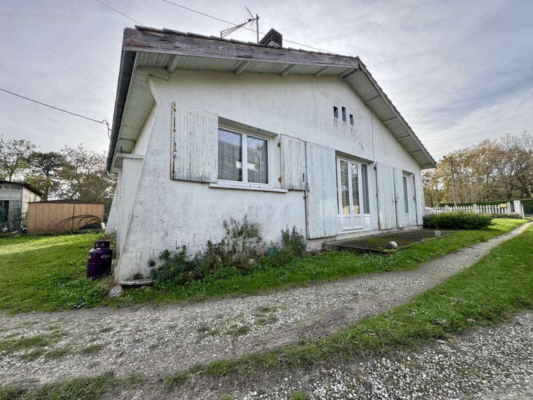 Maison à PAREMPUYRE