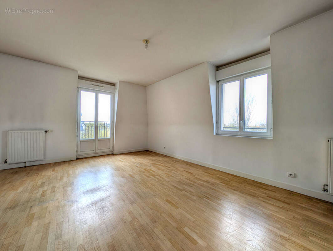 Appartement à LA GARENNE-COLOMBES