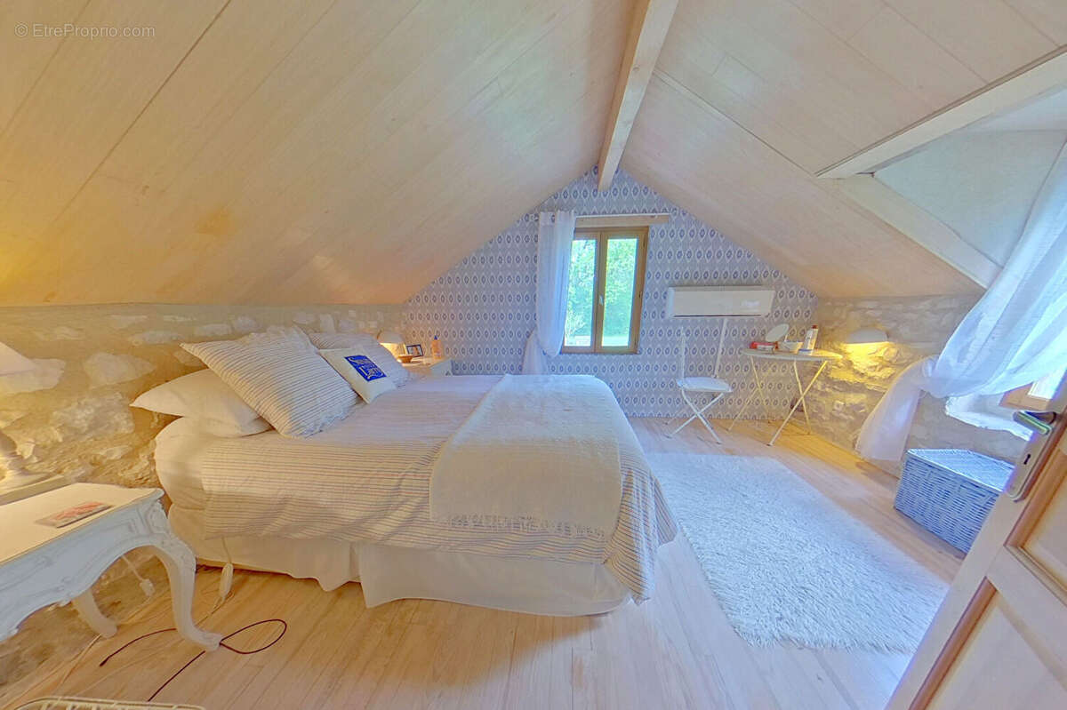 Maison à PUYLAROQUE