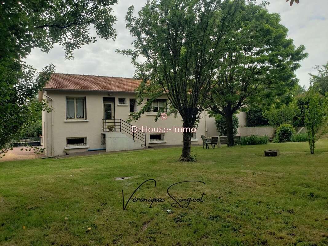 Maison à SAINT-MICHEL-LE-CLOUCQ