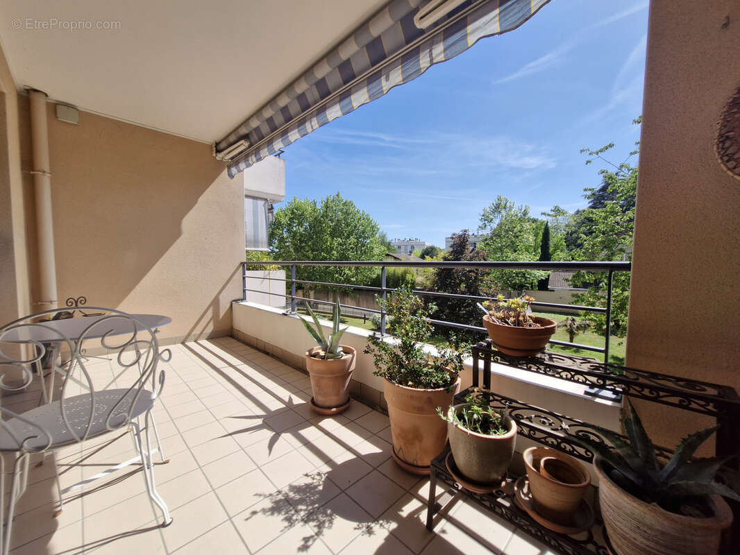 Appartement à BRON