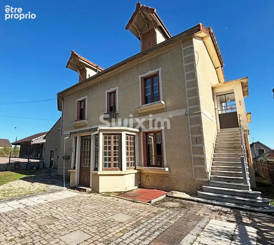 Maison traditionnelle avec deux appartements indépendants - photo 1