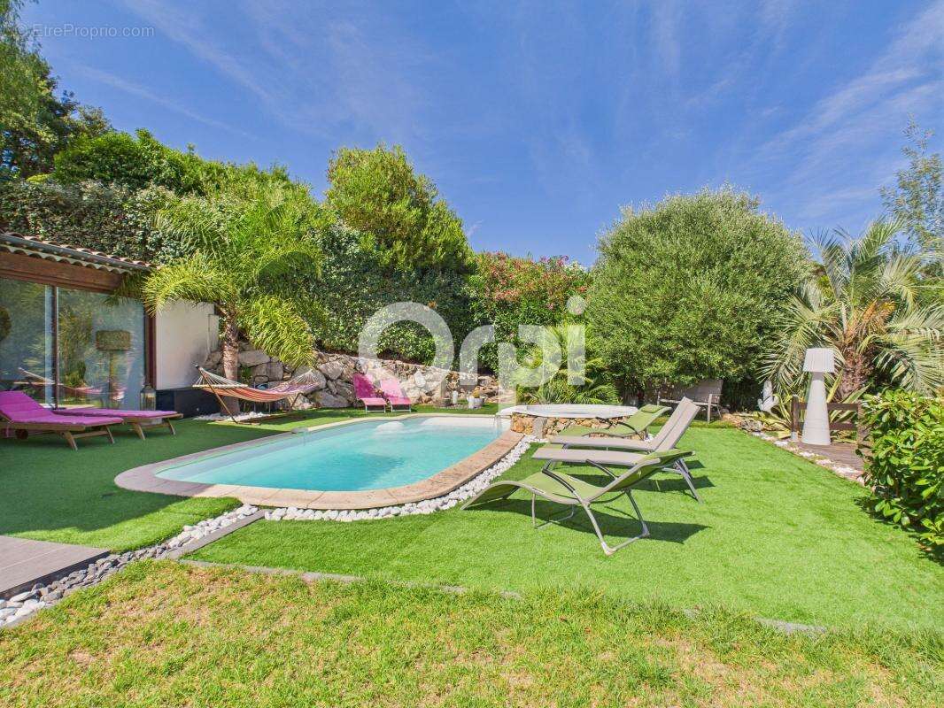 Maison à MANDELIEU-LA-NAPOULE