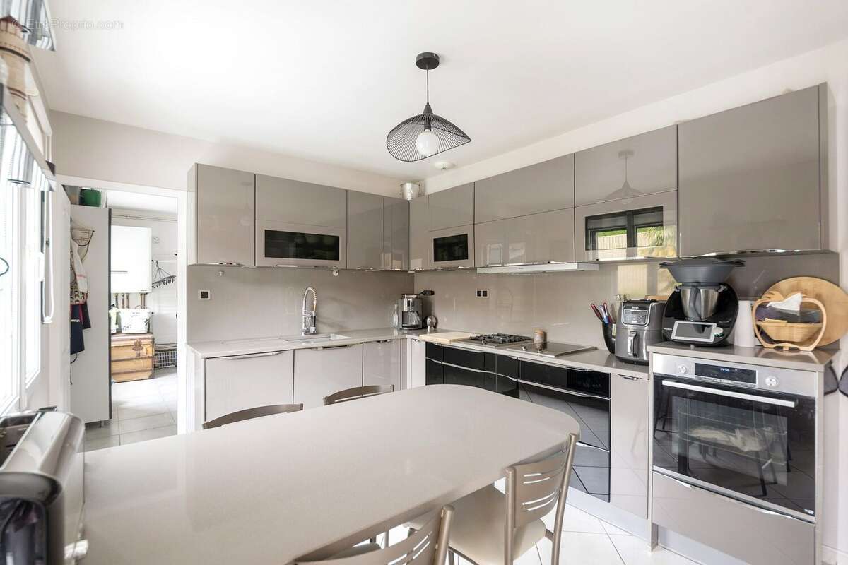 Maison à LEUVILLE-SUR-ORGE