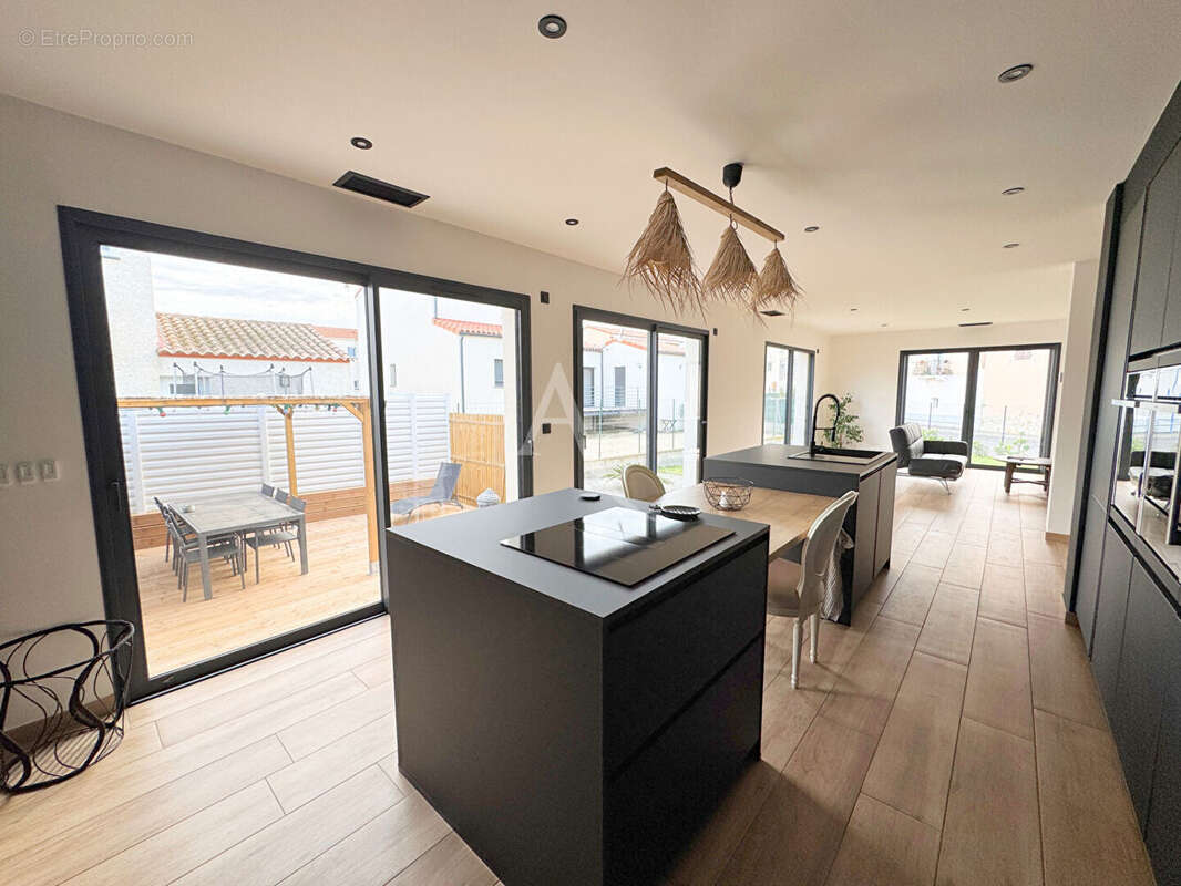 Maison à VILLELONGUE-DE-LA-SALANQUE