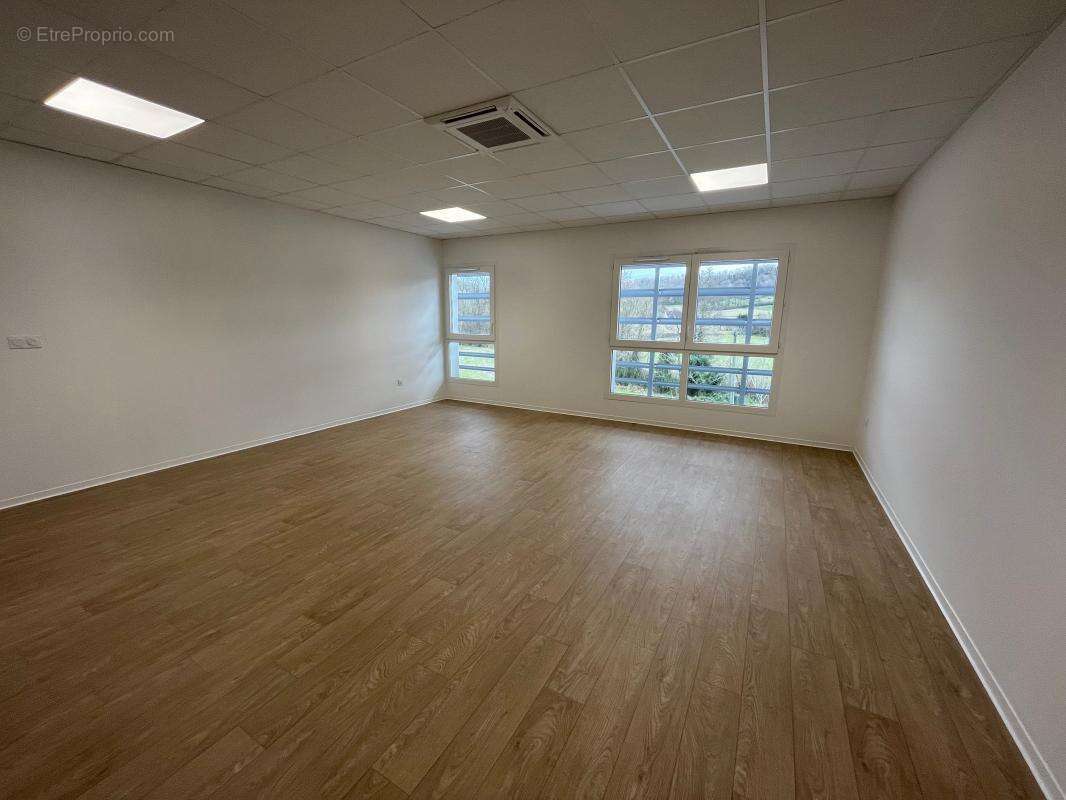 Commerce à SALIES-DE-BEARN