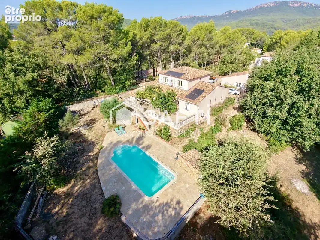 Photo 1 - Maison à CUERS